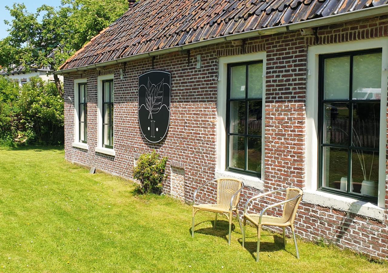 Fakansjehus Sfeervol Met Fijne Tuin Jirnsum Exterior foto